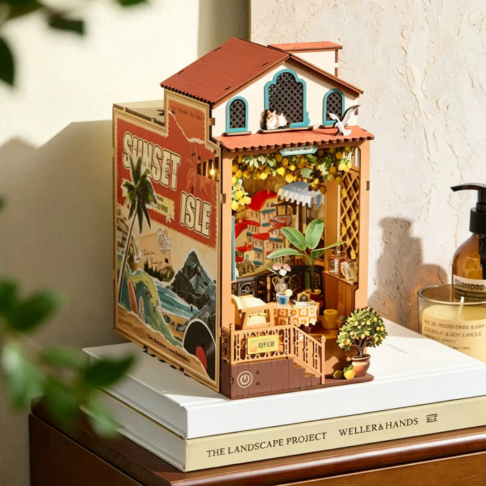 Sunset Isle Book nook
